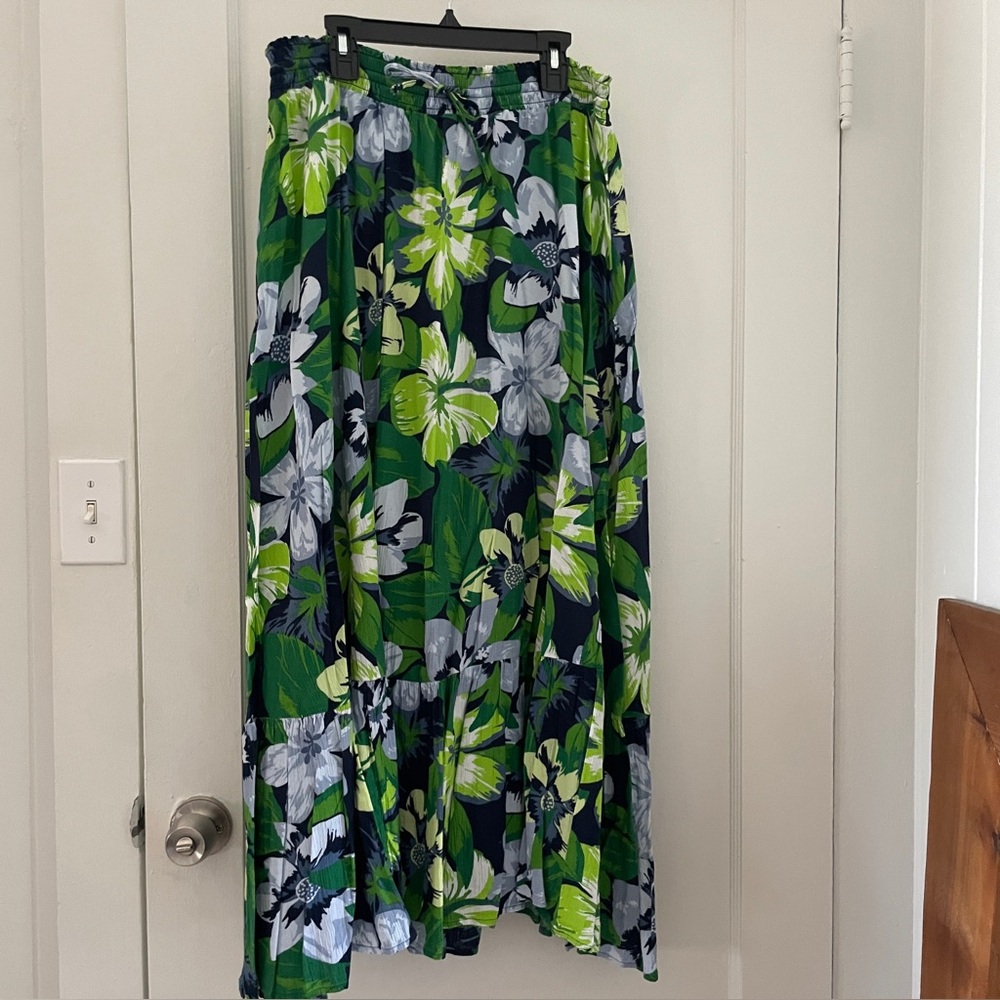 Aerie Multicolor Patterned Fabric